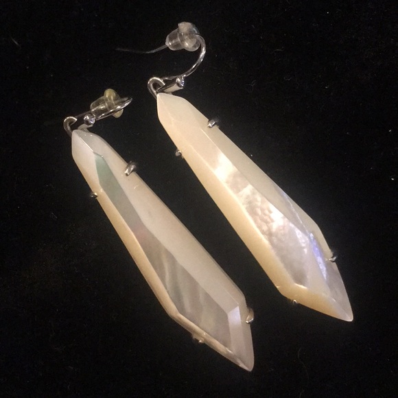 Kendra Scott Jewelry - Kendra Scott Grey Drop earrings